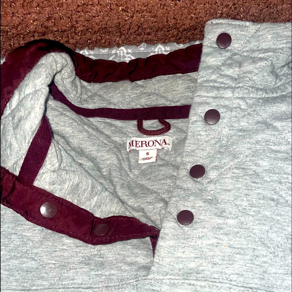 Grey and crimson pullover